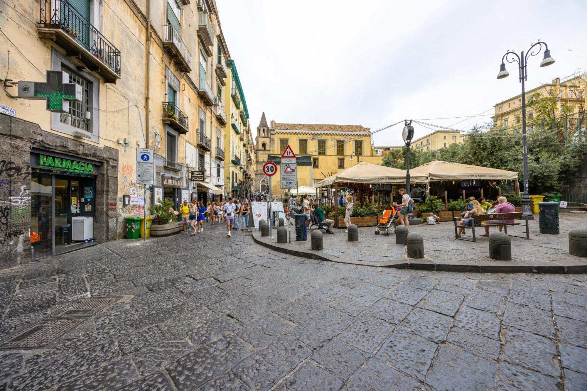 Piazza Miraglia - Apartment By Wonderful Italy 나폴리 외부 사진